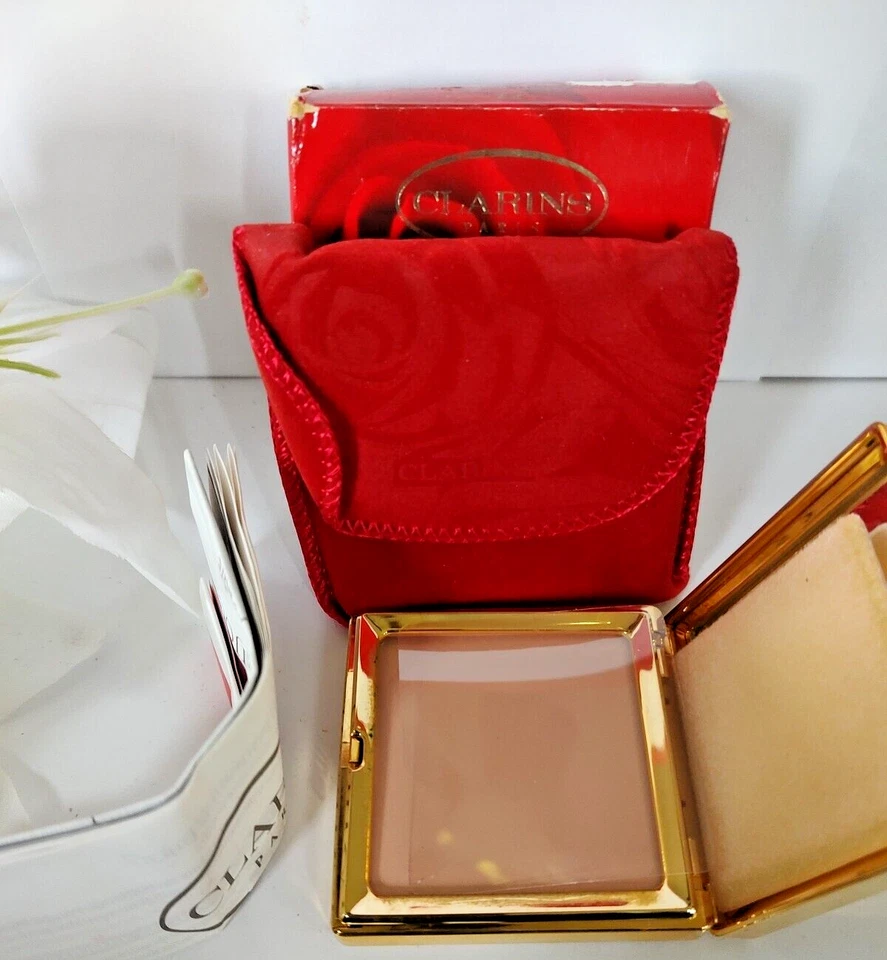 Clarins Poudre Doucer Polvo en Joya Compacto #10 Transparente 10 g/0,35 oz. De colección Foto 2 de 4