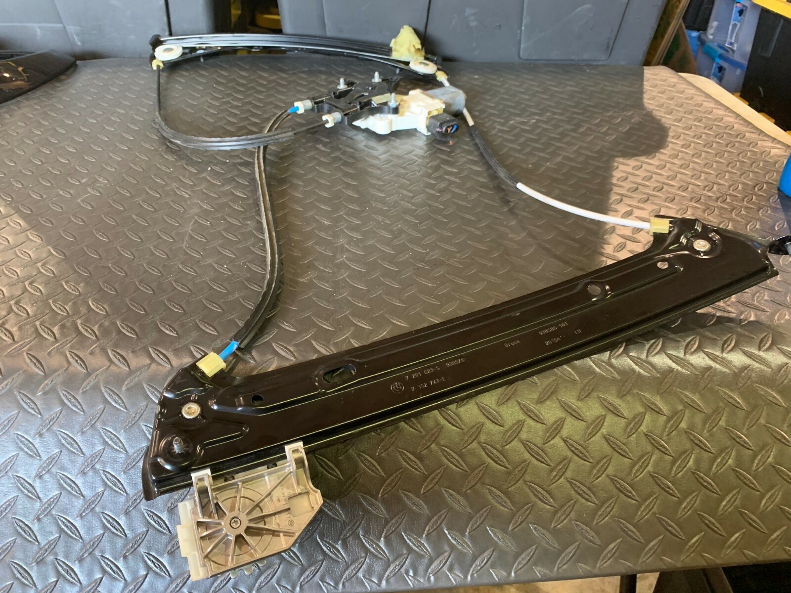 BMW F32 F33 435I 428I LEFT DRIVER SIDE WINDOW REGULATOR MOTOR ASSEMBLY OEM 40MK