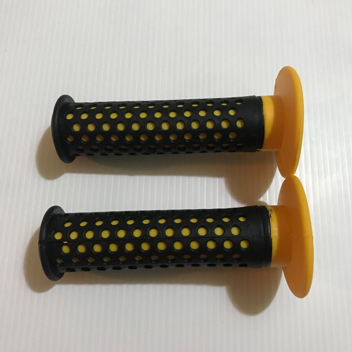 TANGE OLD BMXグリップイエロー TANGE OLD BMXグリップイエロー - メルカリ