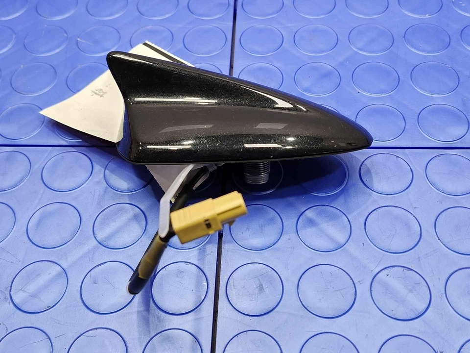 Conjunto de antena de radio Toyota Yaris 2018-2020 sedán negro 41 W OEM 86300-WB007 Foto 3 de 4