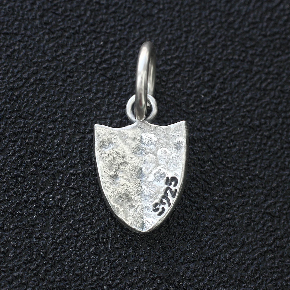 Dije colgante escudo cruz caballeros cruzados templarios en plata de ley 925 real Foto 2 de 4