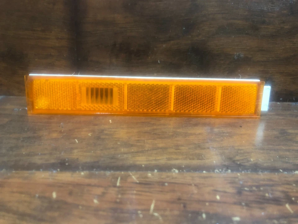 Marcador lateral izquierdo o derecho Dodge Shadow, Plymouth Sundance: 1987, 1988 - 1994 Foto 2 de 4