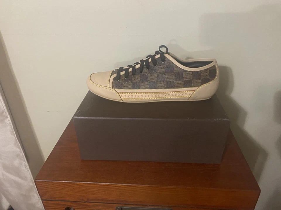 Louis Vuitton LV EU 41 US 8 - Cuero Marrón/Cordones Verdes - Usado Una Vez - Raro Foto 3 de 4