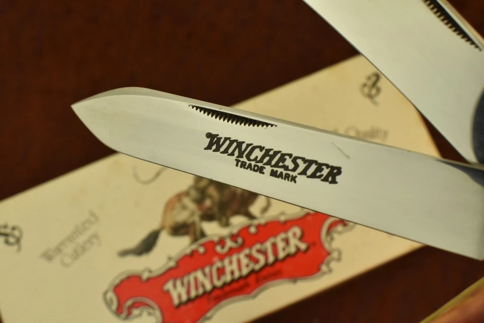 CUCHILLO TRAMPERO PLÁTANO JUMBO HUESO NARANJA WINCHESTER HECHO EN EE. UU. BONITO 1994 (27676) Foto 3 de 4