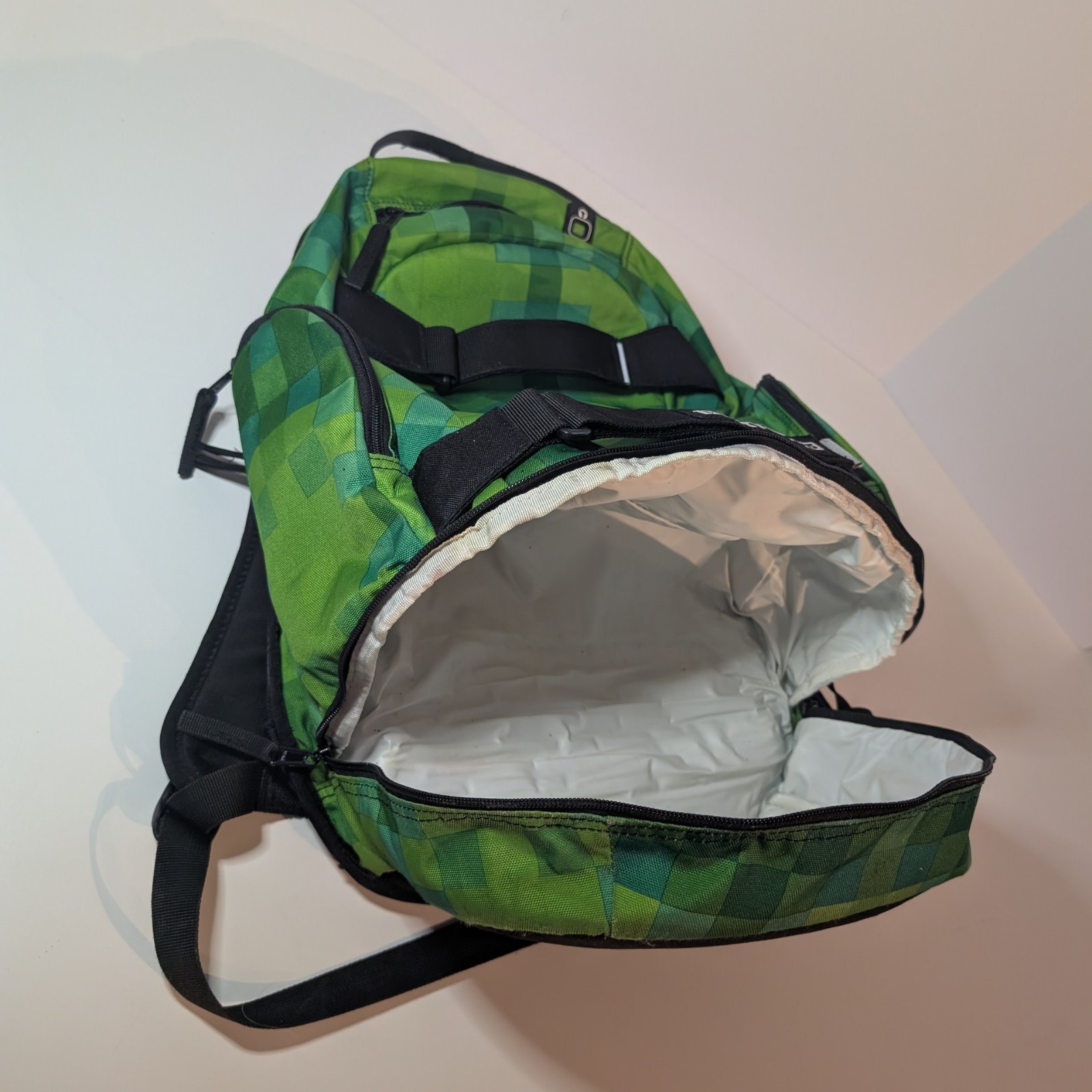 Burton Backpack Skating Snowboarding with Boot Pocket Green Pixelated Gear Bag