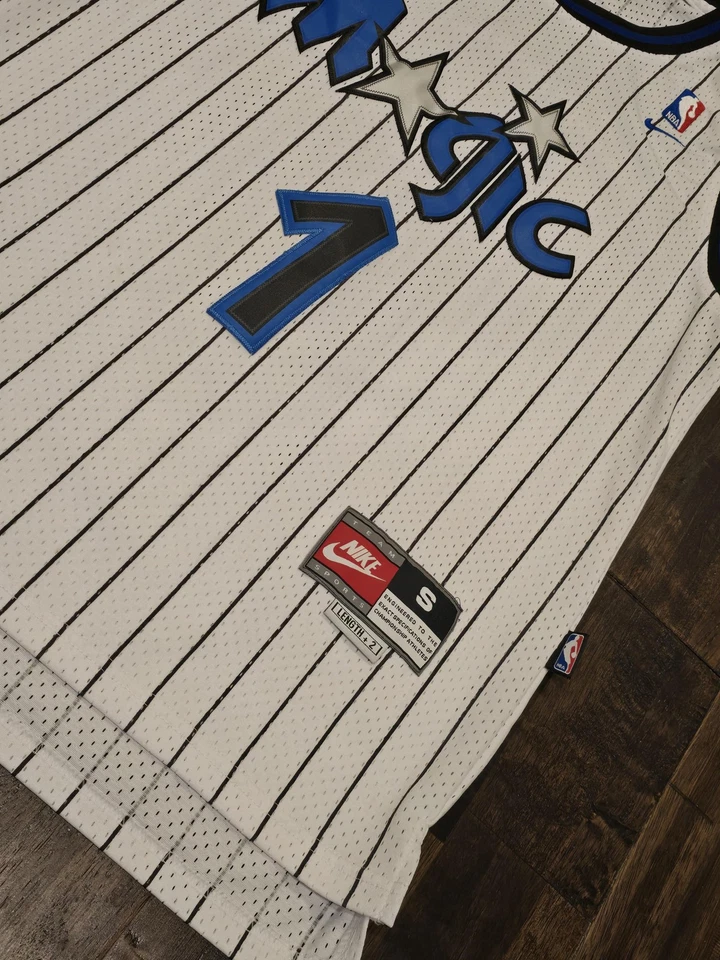 Camiseta deportiva vintage Orlando Magic para hombre pequeña 1 blanca de baloncesto de la NBA Nike Hardaway años 90 Foto 3 de 4