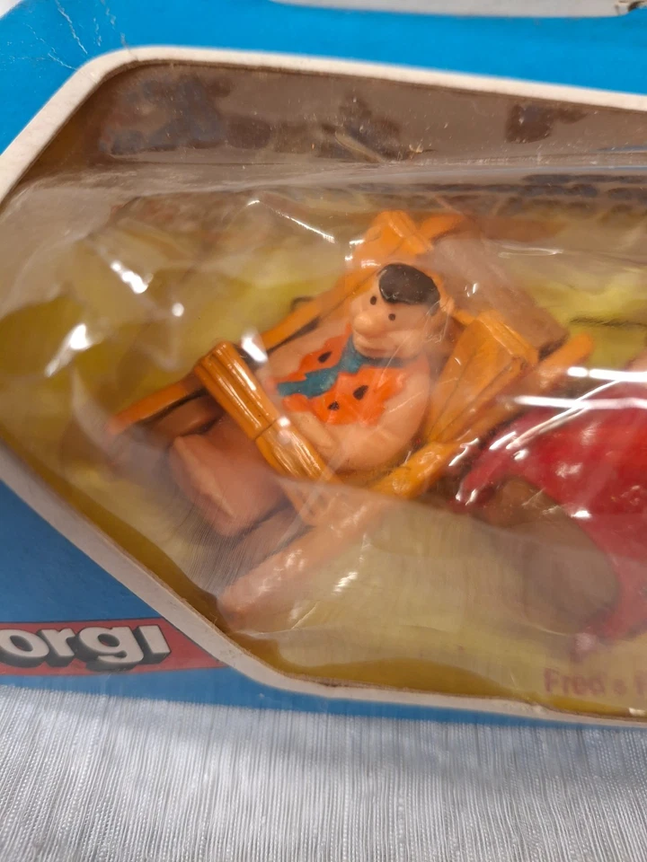 CORGI #3108 SCOOBY AND HIS FRIENDS 1982 GIFT SET FLINTSTONES YOGI BEAR NOS - Image 2 of 4