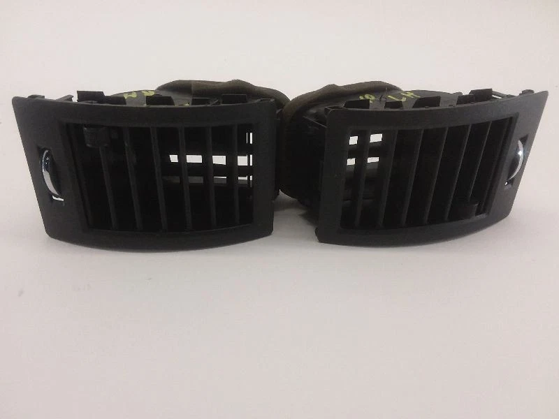 2005 2006 2007 2008 2009 2010 SCION TC CONDUCTOR PASAJERO CONJUNTO SALPICADERO VENTILACIONES Foto 3 de 4