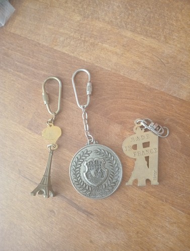 3 Vintage Collectable Paris France Keyrings Key Fob Chain Eiffel Tower Souvenir - Picture 2 of 2