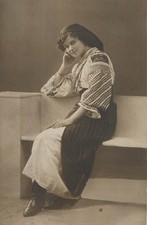 B585 Woman in traditional Romanian folk attire national folk costume Romania