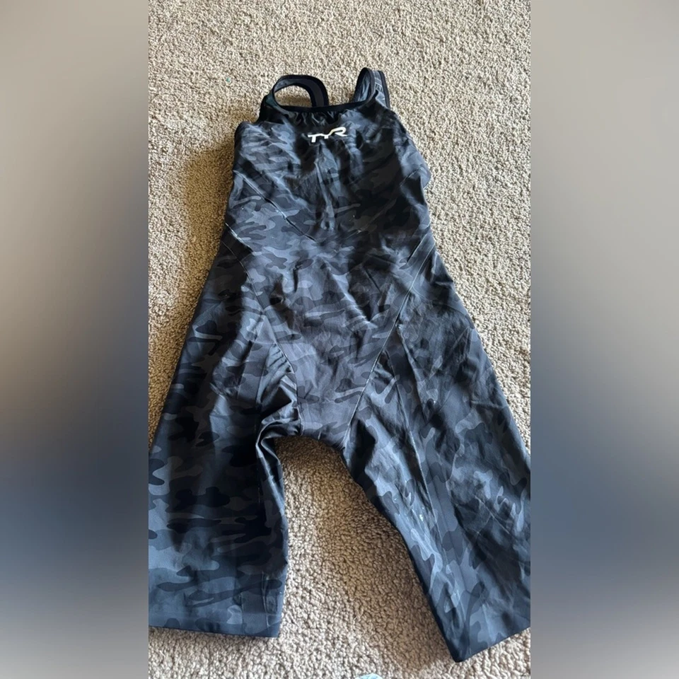 TYR Venzo Tech Suit - Camo Open Back - Size 26 - Image 2 of 4