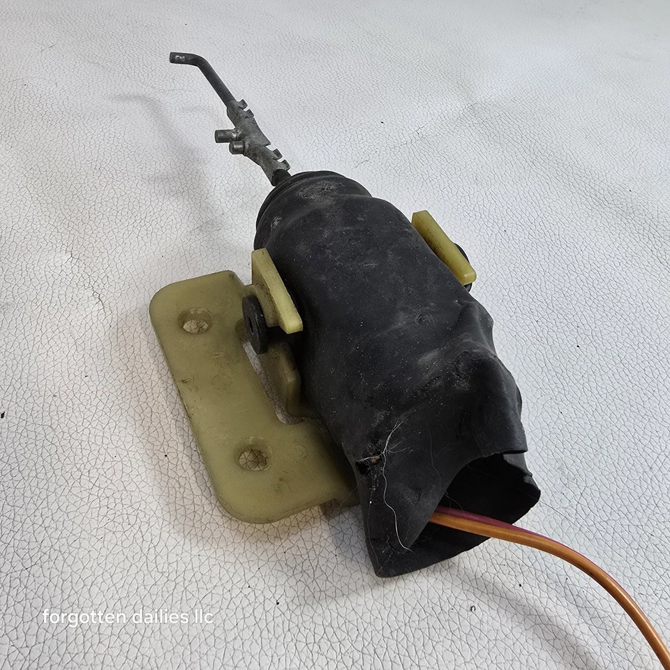 Solenoide de cerradura de puerta láser Dodge Daytona Turbo Z Chrysler 4184156 Nuevo de Lote Antiguo Foto 3 de 4