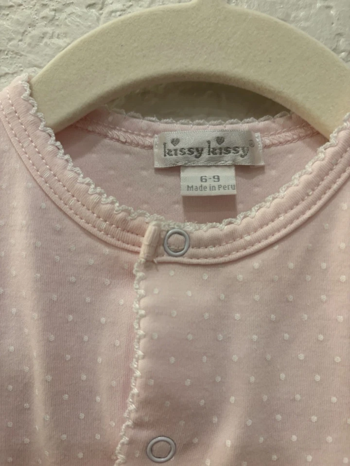 Новый без ценников розовый/белый Kissy Kissy точек печати Footie размер 6-9 месяцев - Изображение 2 из 3