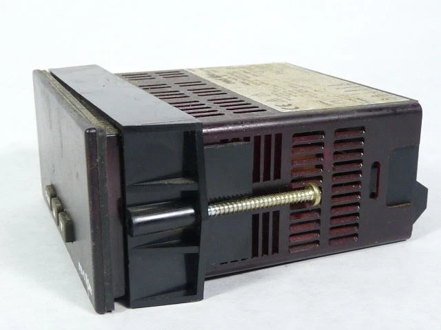 Red Lion Controls PAXLPT00 PaxLite Process Time Meter/Indicator USED - Image 2 of 3