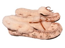 Lands End Womens Shearling Moccasin Slippers Size 6 M Beige Suede Snowflake NIB