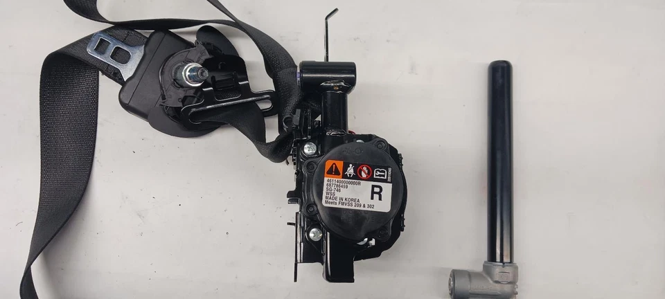 '18-'22 Chevrolet Spark pasajero derecho delantero retractor de cinturón de seguridad OEM  Foto 3 de 4