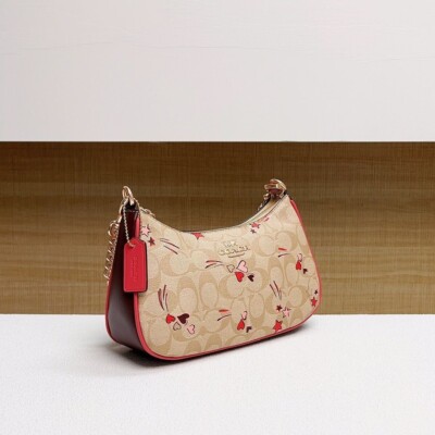 COACH Teri Shoulder Bag/Crossbody Signature Hearts & Stars CJ644