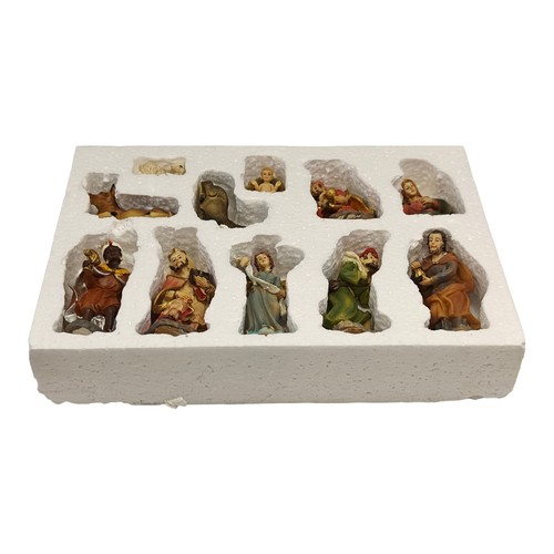 Nativity Set 11 Pieces Promise of Christmas Robert Stanley - Picture 4 of 18