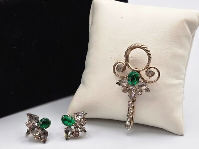 De Curtis Motion Brooch & Screw Back Earrings Gold Filled Green Crystal