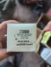 Arrow Hart 23000 Hubbellock 20A 125V  Power Lock Bakelite 3 wire Receptacle