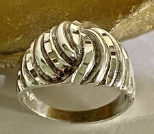 Vintage 925 Sterling Silver Swirl Ribbed Cut Dome Ring Size 5.5