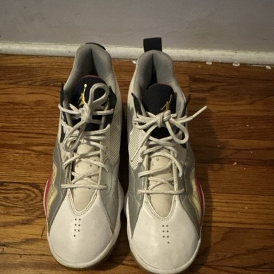 Nike Zoom '92 Mid Top White Gray Red Black Basketball Sneaker