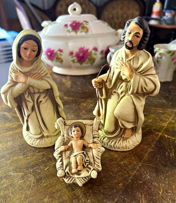 Hand Crafted for BD Florist Quality 3pc Nativity Set Hand Painted Resin