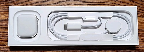 Apple Watch Series 9 41 mm Starlight aluminium - Starlight Sport Loop MR8V3LW/A - Photo 10 sur 15