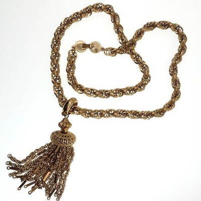 Monet Vintage Gold Tone Tassel Necklace 22 