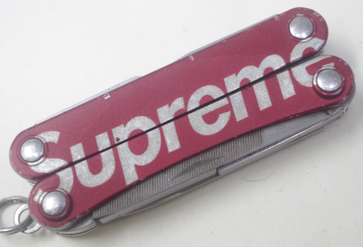 Supreme®/Leatherman Squirt PS4 Multitool Retired Red Supreme Leatherman Squirt PS4 Multi-Tool Pocket Knife