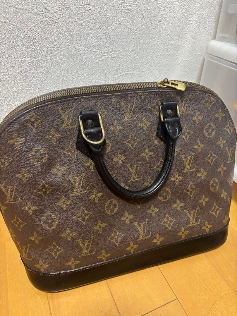 With defects Louis Vuitton Monogram Bag Louis Vuitton Alma From Japan