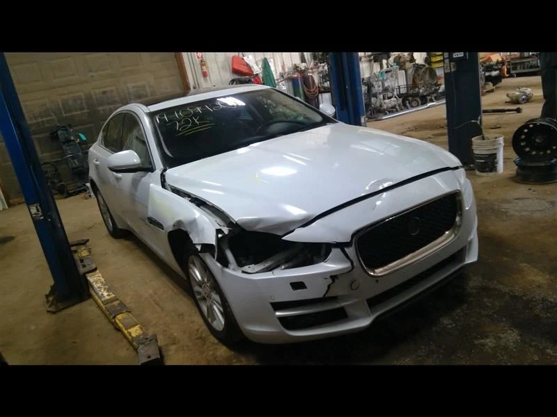 17 18 19 Jaguar XE Jack and Tool Set - Imagem 2 de 4