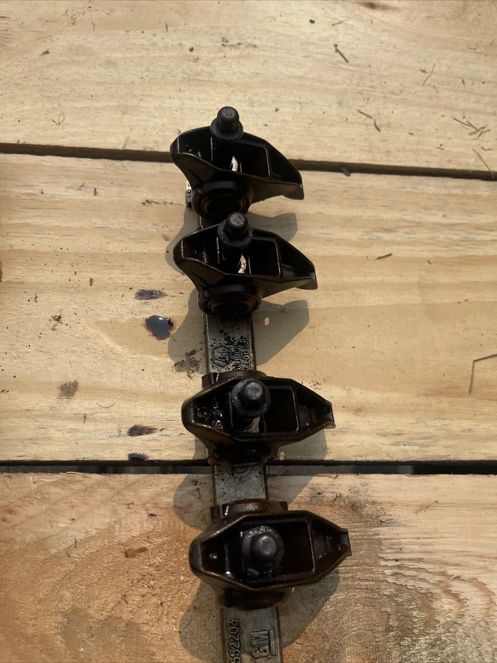 LS Rocker Arm Set - USED - GM 4.8L 5.3L 6.0L Set of 16 LS1 LS2 LS6 LQ4 LQ9 - Image 4 of 4