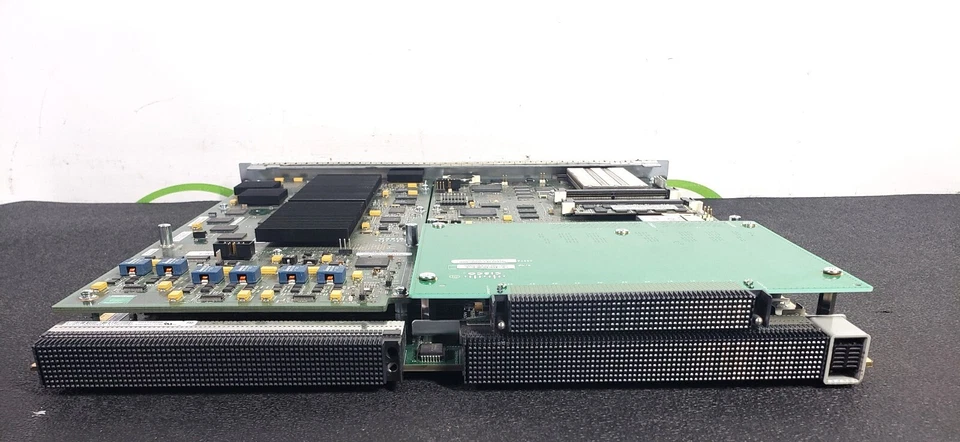 Cisco C6800-32P10G 8-Port 40GE / 32-Port 10GE Line Card Module - Image 4 of 4