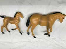 Hartland 7" Mare Foal very nice pair