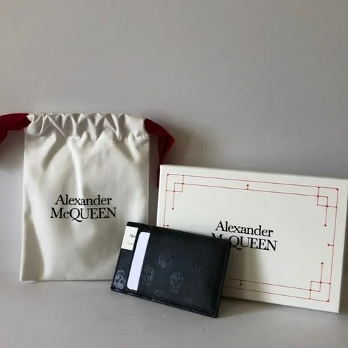 NIB ALEXANDER MCQUEEN Black Skull Print Slim Card Hold - Picture 2 of 8