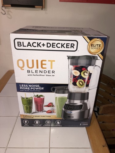 BLACK+DECKER PowerCrush 48-oz Stainless Steel Pulse Control Blender 900-Watt - 第 1/7 張圖片