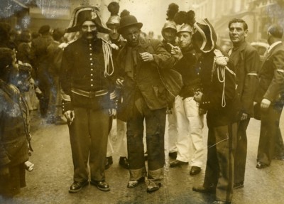 Frankreich Paris Feier Freie Stadt Panoyaux Menilmontant altes Foto 1949