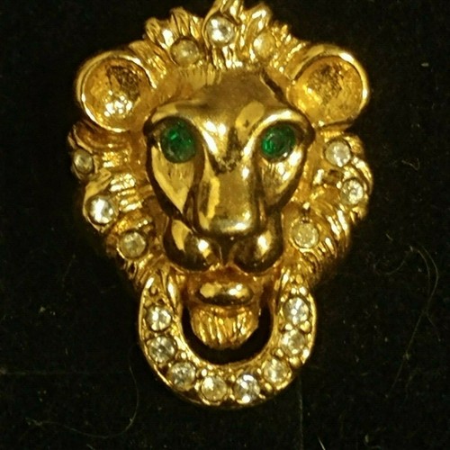 Vintage SAL Gold tone Door knocking Lion Head Rhinestone Lapel Pin - Picture 11 of 12