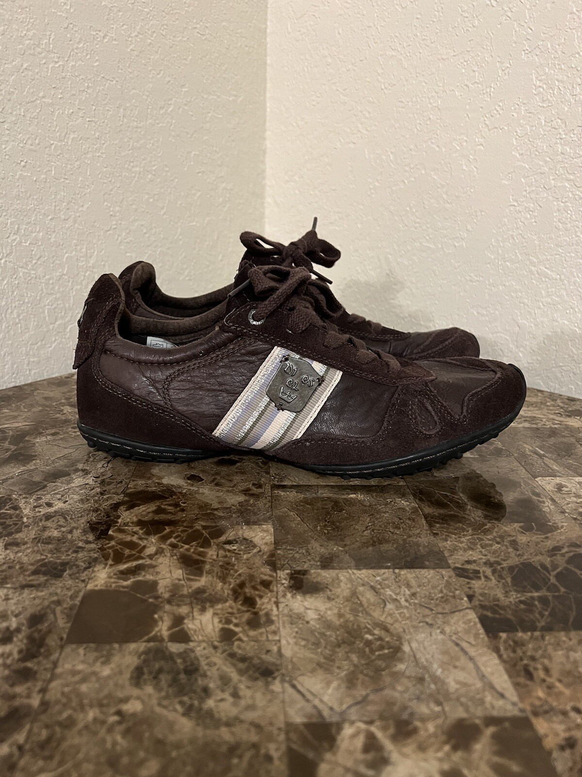 Picture 1 of 9