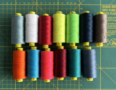 13x 300m Gutermann MARA 30 Deckstichgarn, FARBEN GEMISCHT