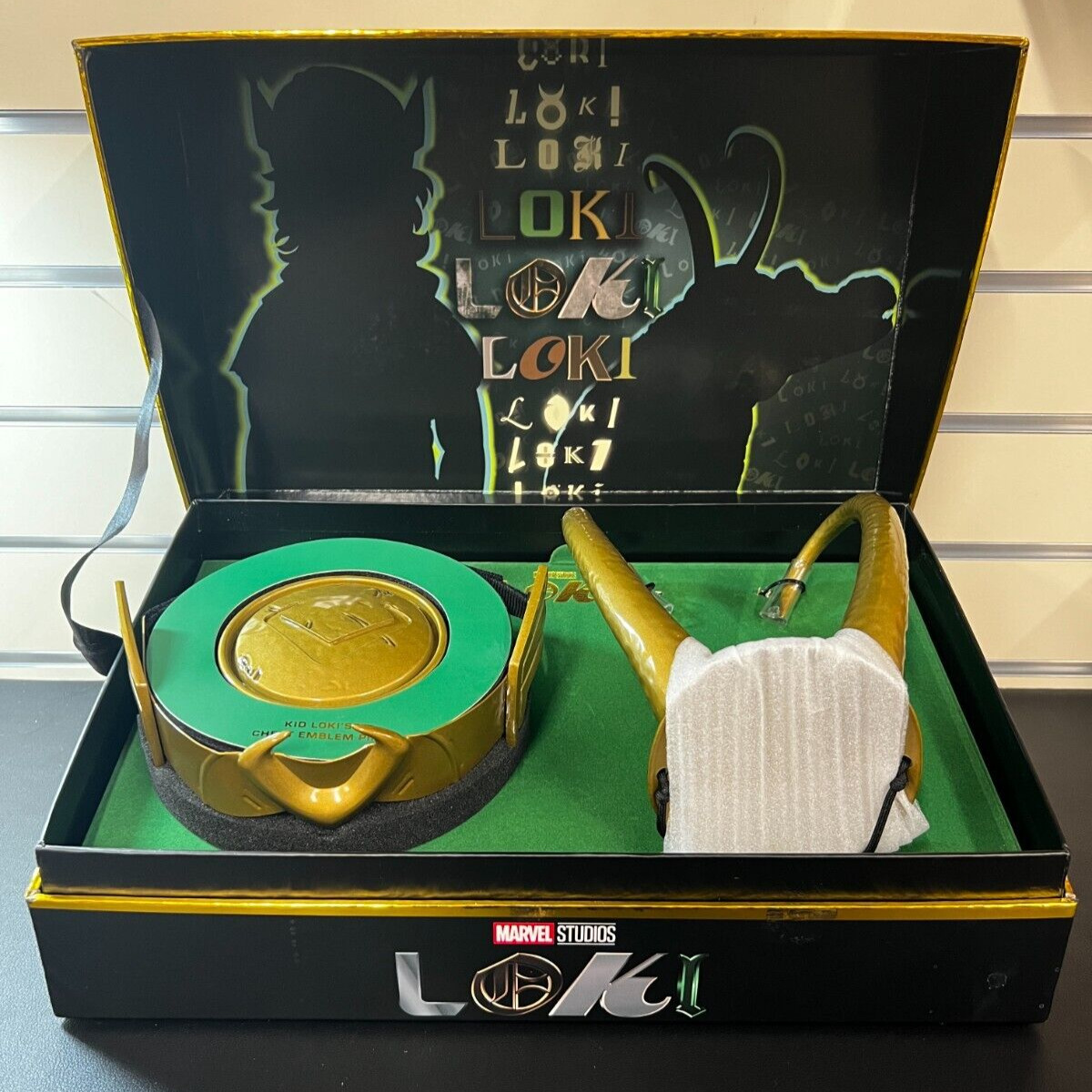Marvel Studios Loki Aligator Loki & Kid Loki Crown Collectors Box