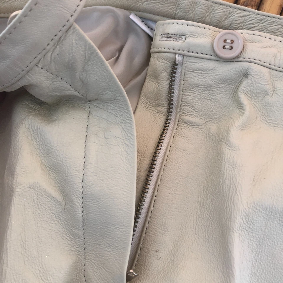 Newport News Vintage Leather Pants Size 6 Ivory Easy Style Slit Leg Flare Slacks - Image 4 of 4