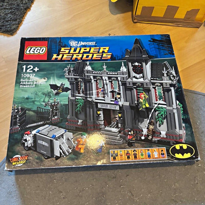 LEGO 10937 DC Super Heroes Batman Arkham Asylum Breakout 1619 Teile 12+
