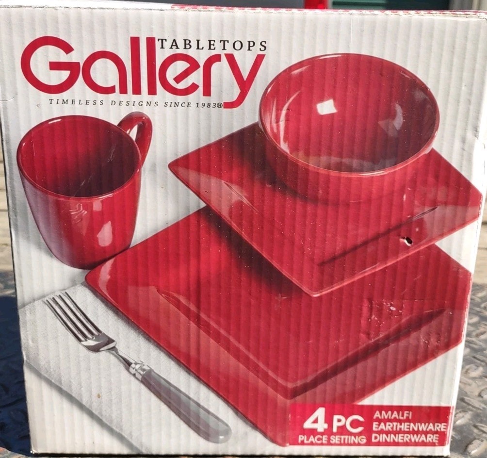 NIB TABLETOPS GALLERY 4 PIECE PLACE SETTING AMALFI DINNERWAR