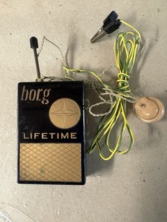 Borg lifetime pocket crystal radio 1950’s. USA