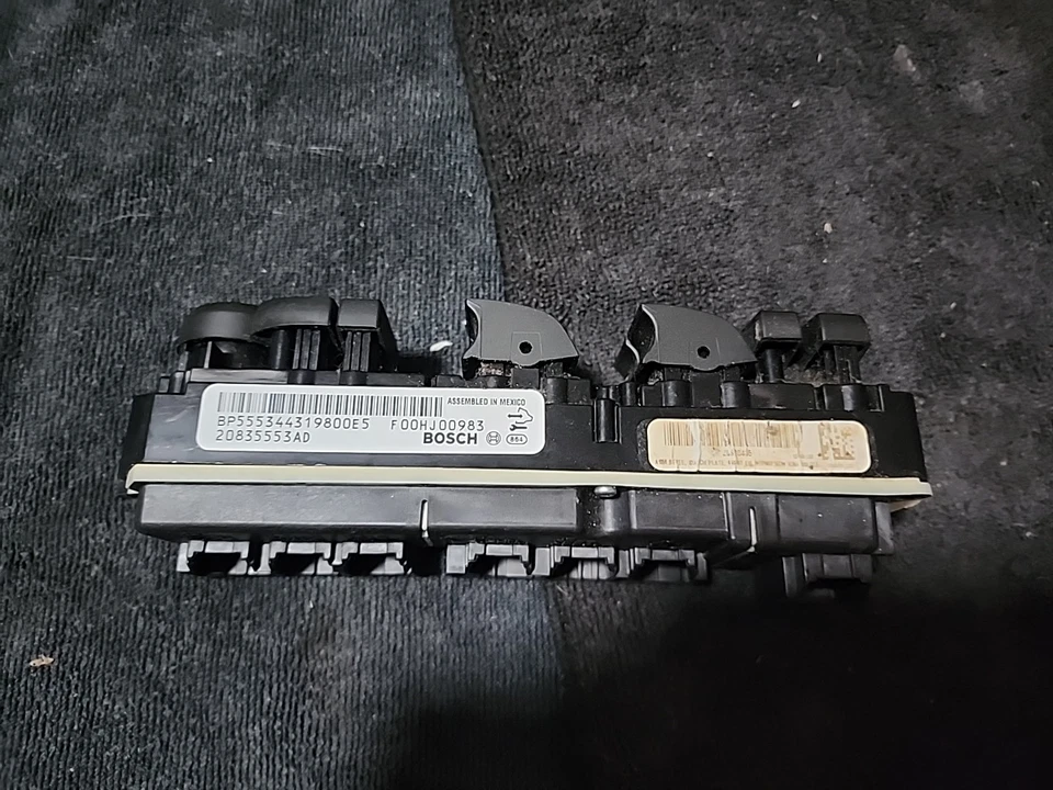 07-14 SIERRA SILVERADO TAHOE YUKON DRIVERS 车窗开关电源折叠 C3B17 — 第 4/4 张图片