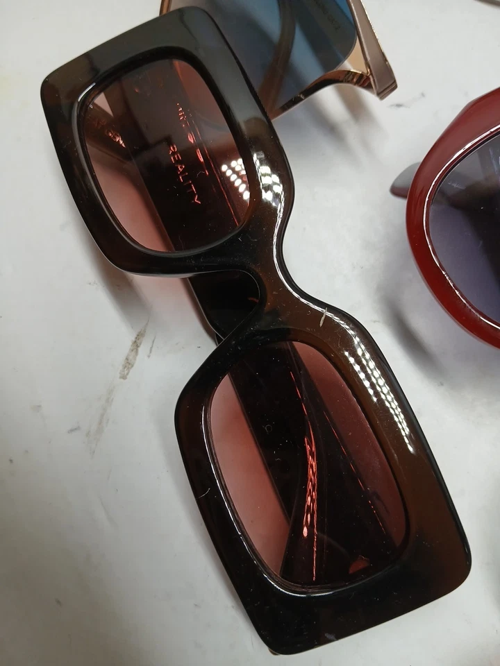 Lote de 17 gafas de sol de diseñador para mujer lote mixto Foto 2 de 4