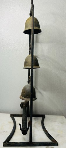 Patinado modernista de mediados de siglo - Soporte de hierro fundido fresco de granja y 3 campanas bronceadas - Imagen 5 de 10