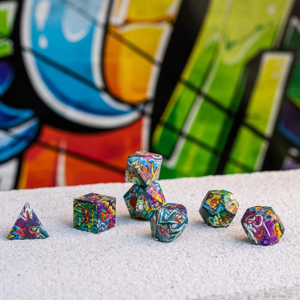 Q-WORKSHOP Graffiti Completa Arte 7-Die RPG Poliédrica Dado Set, Multicolor Dnd - Imagen 3 de 4